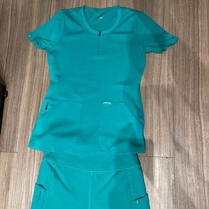 Jaanuu Scrub Set Surgical Green. Limited edition color.